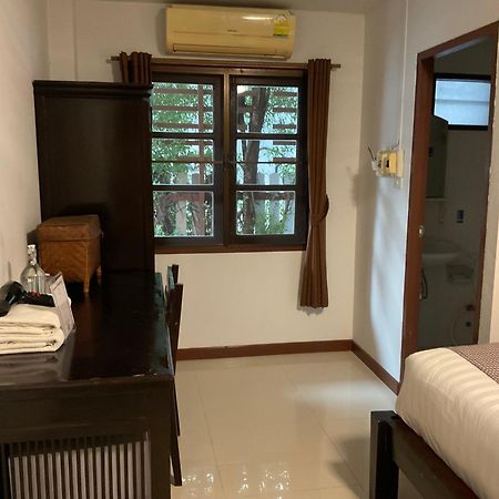Baan Klang Vieng Hotel Csiangmaj Kültér fotó