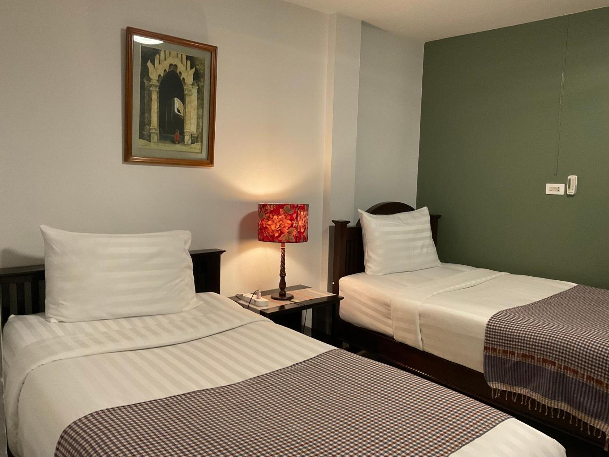Baan Klang Vieng Hotel Csiangmaj Kültér fotó