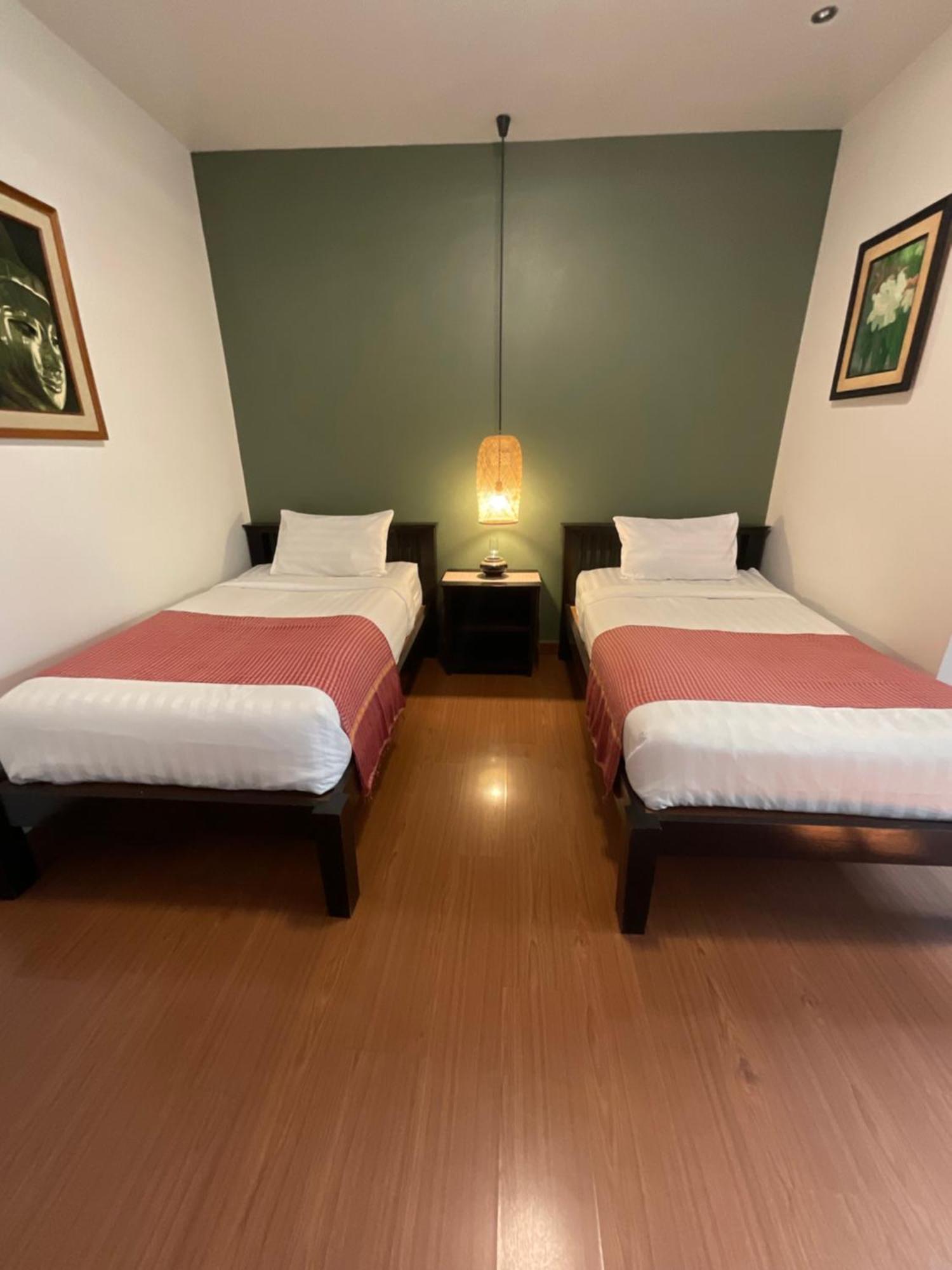 Baan Klang Vieng Hotel Csiangmaj Kültér fotó