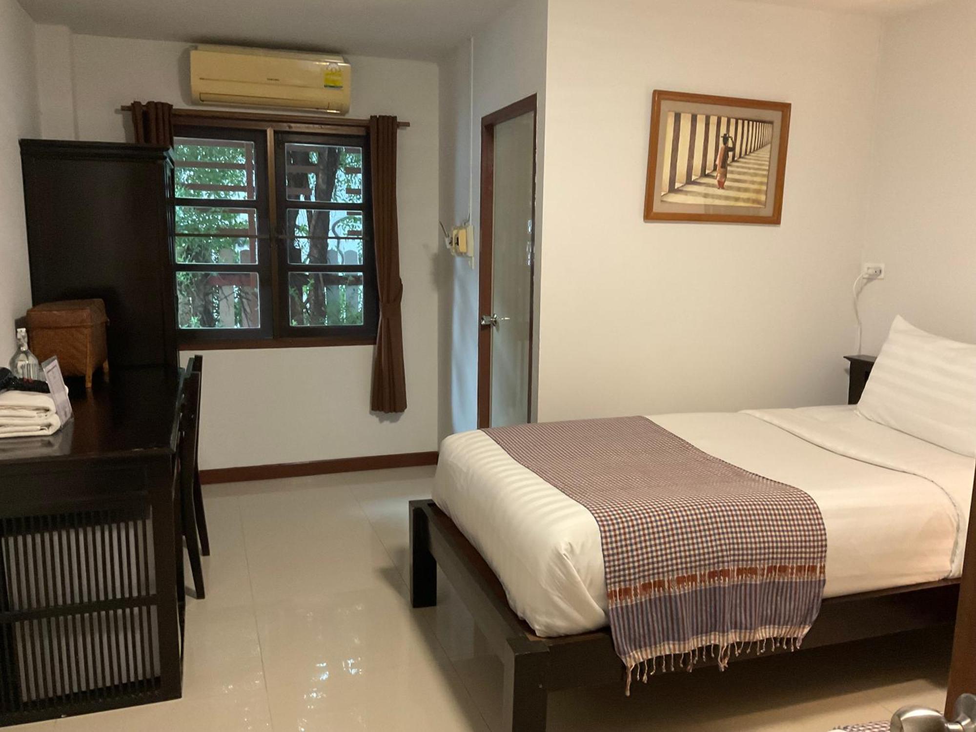 Baan Klang Vieng Hotel Csiangmaj Kültér fotó