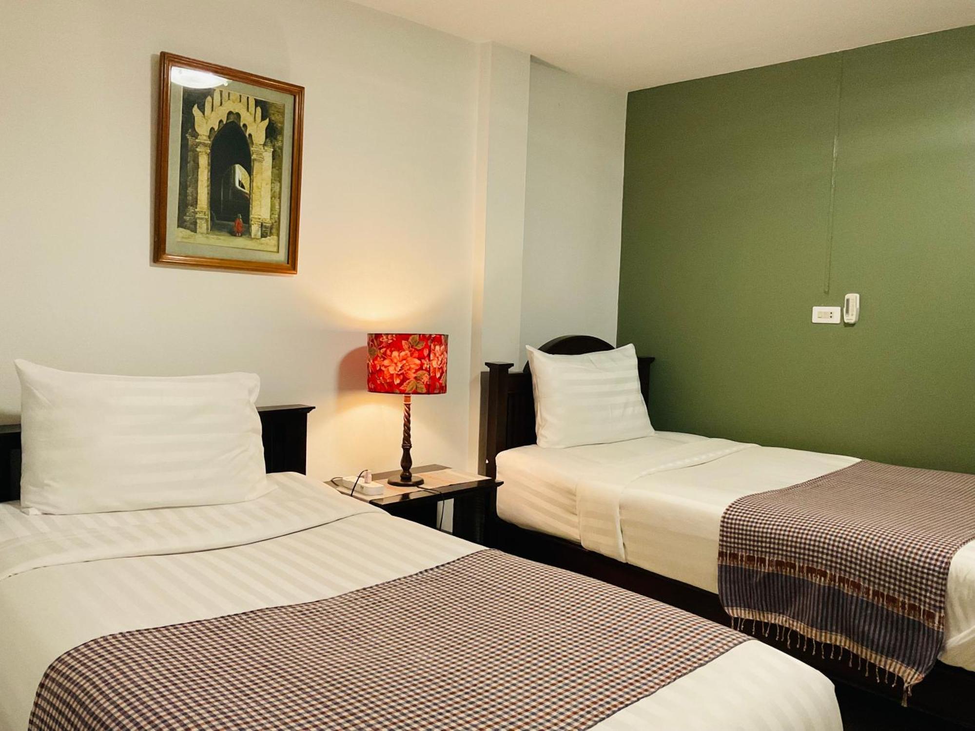 Baan Klang Vieng Hotel Csiangmaj Kültér fotó