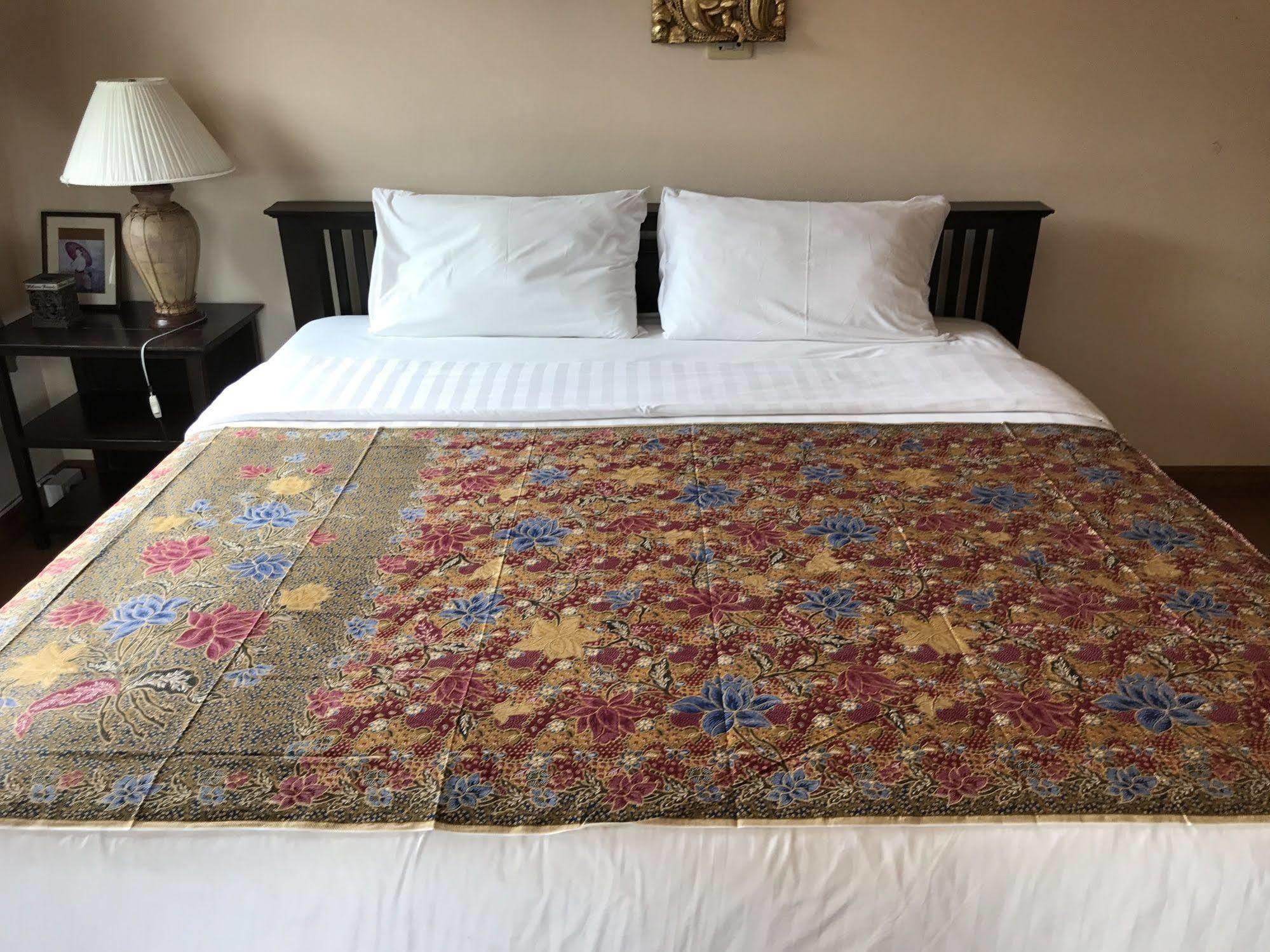 Baan Klang Vieng Hotel Csiangmaj Kültér fotó